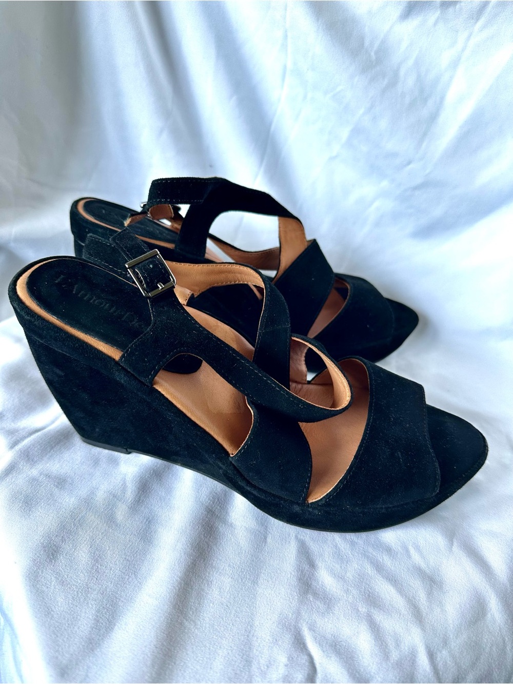 L’Amour Des Pieds Black Suede Crisscross Slingback Wedge‎ Sandals size 8